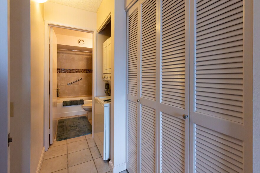 Building Photo - 1778 Ala Moana Blvd