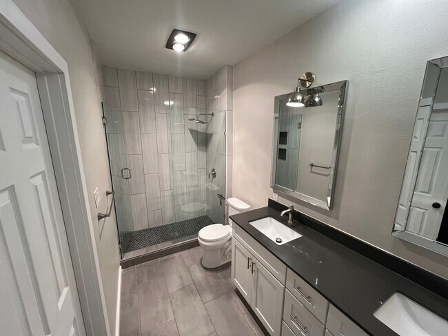 Building Photo - 803 Single Oak Cove