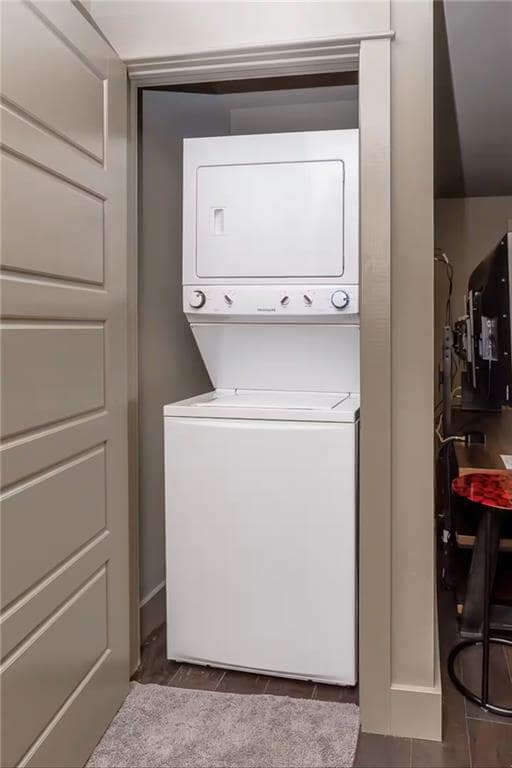 Building Photo - 303 NW F St