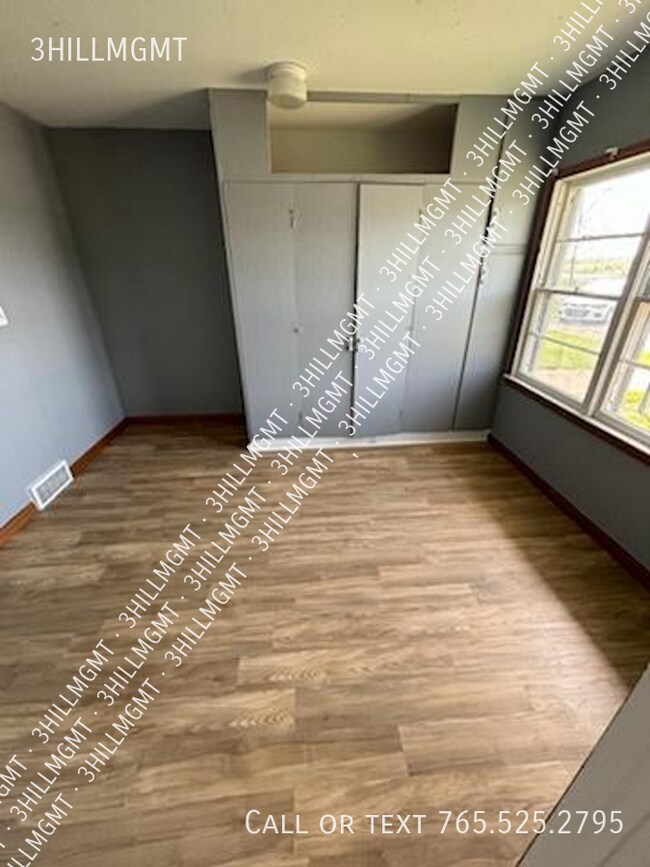 Building Photo - 5600 W Kilgore Ave