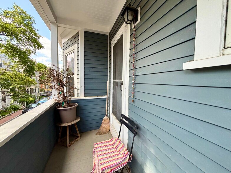 Building Photo - 11 Traymore St