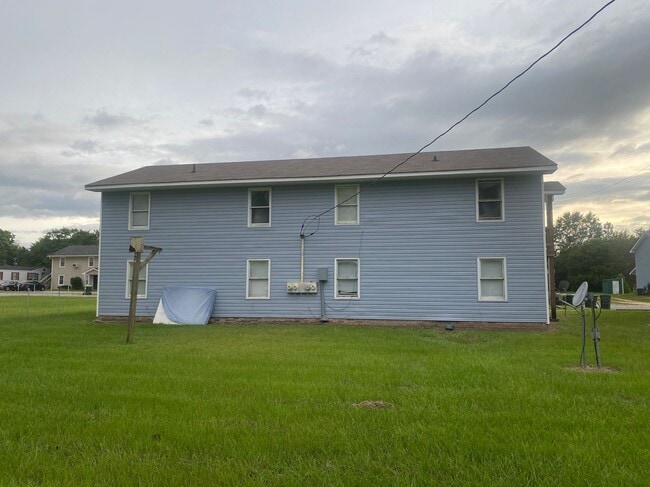 Building Photo - 123 Calvin Ct