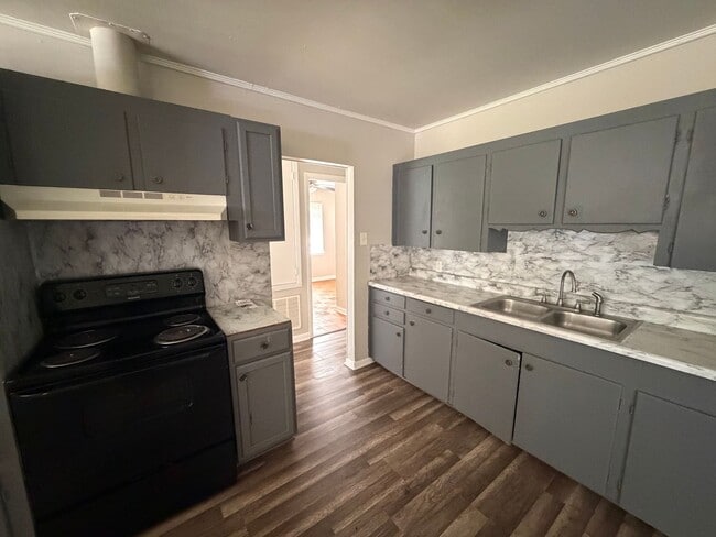 Building Photo - 9442 Normandie Dr