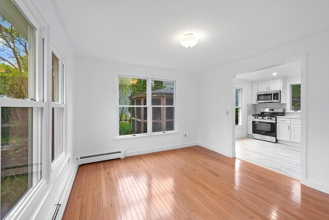 Building Photo - 1375 3rd St