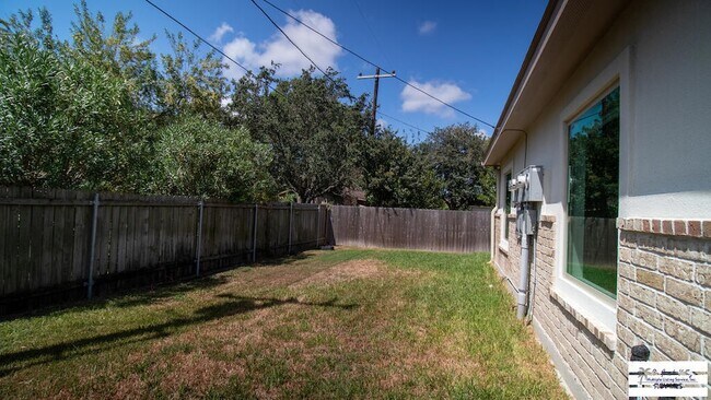 Building Photo - 312 E Magnolia Ave