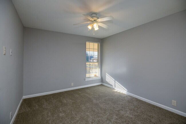 Building Photo - Sanbyrn Hall 3-Bedroom Gem – Full Amenitie...