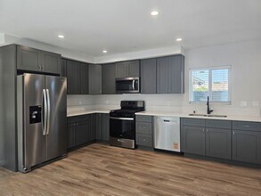 Building Photo - New 2 Bd, 2Ba with Large Yard!