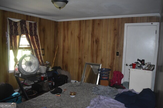 Building Photo - 1387 Dewey St