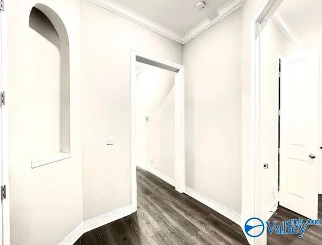 Building Photo - 50 Pine St