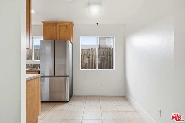 Building Photo - 6616 Sylmar Ave