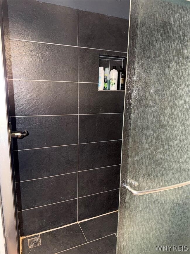 Building Photo - 1616 Walnut Ave