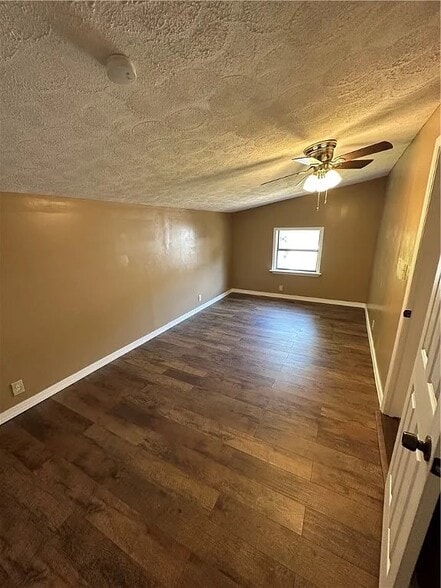 office, renter 1 (occupied), view 1 - 551 Lincoln St