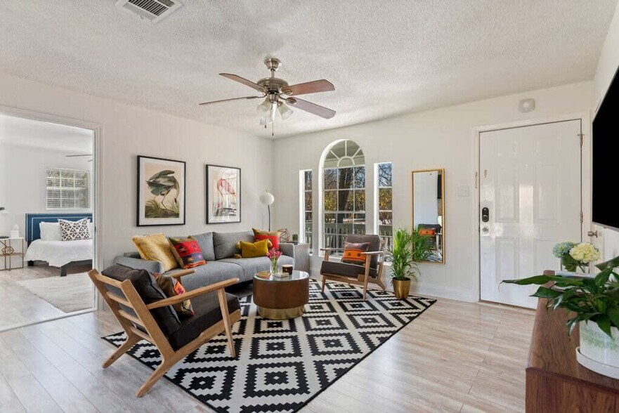 Building Photo - 5706 Tura Ln