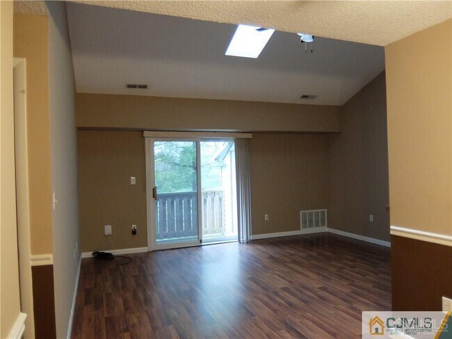Building Photo - 1818 Ravens Crest Dr