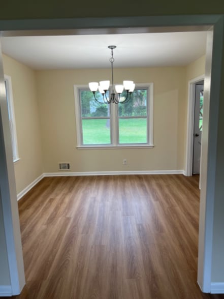 Building Photo - 3179 River Oak Rd