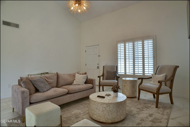 Building Photo - 237 N Alto Mesa Dr