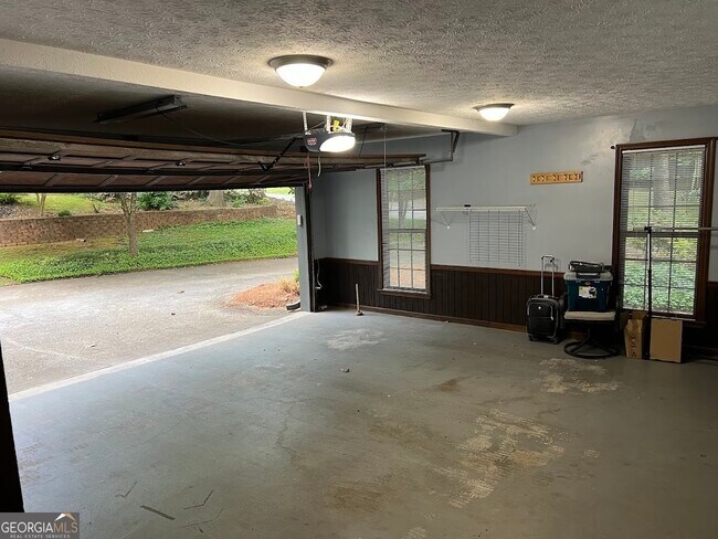 Building Photo - 5741 Wolf Laurel Dr SW