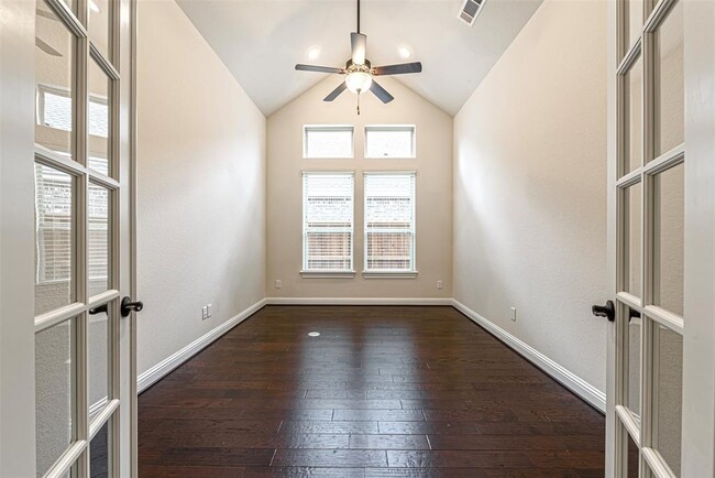 Building Photo - 28225 Beckwood Dr