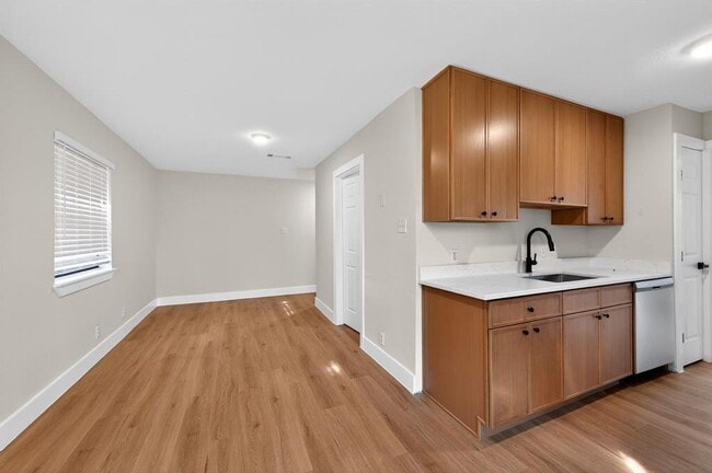 Building Photo - 5928 Signal Point