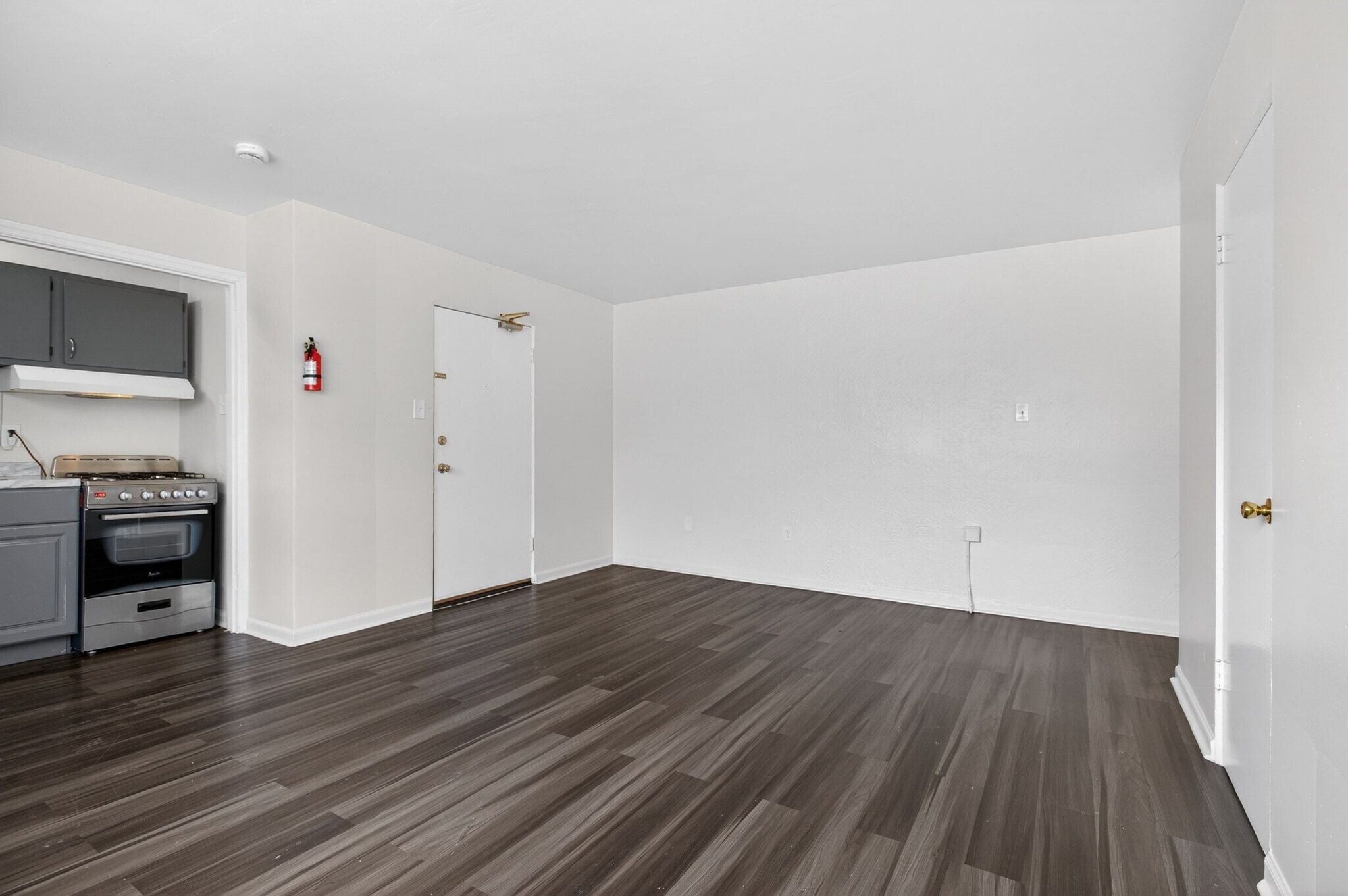 Building Photo - 9-15 Sanhican Dr