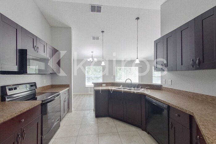 Building Photo - 8790 SW 135th Pl