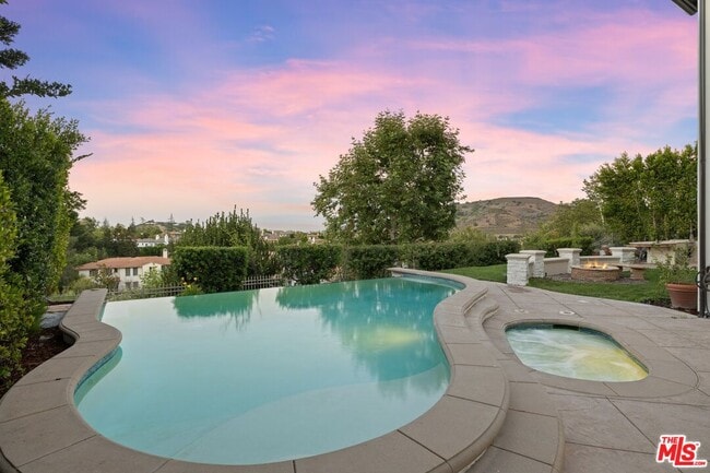 Building Photo - 25561 Prado De Oro