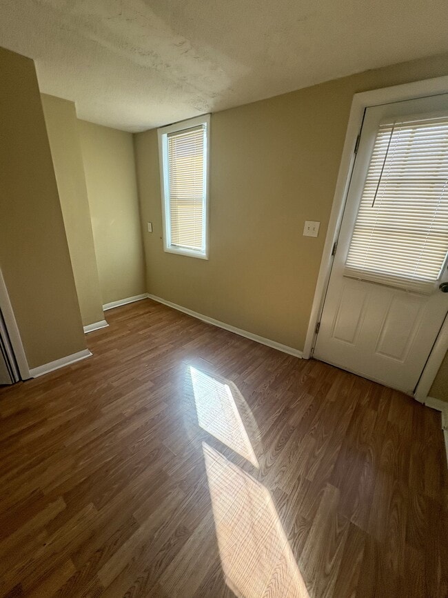 Building Photo - 150 S Sumner Ave