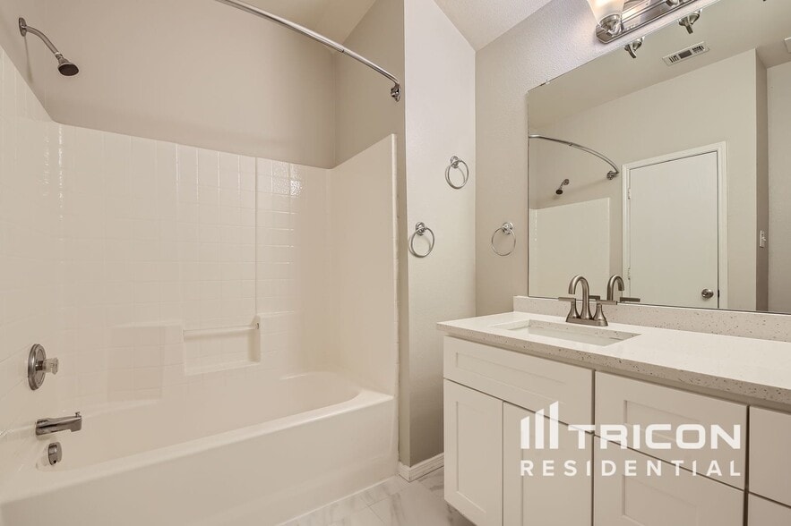 Building Photo - 6269 Trinity Creek Dr