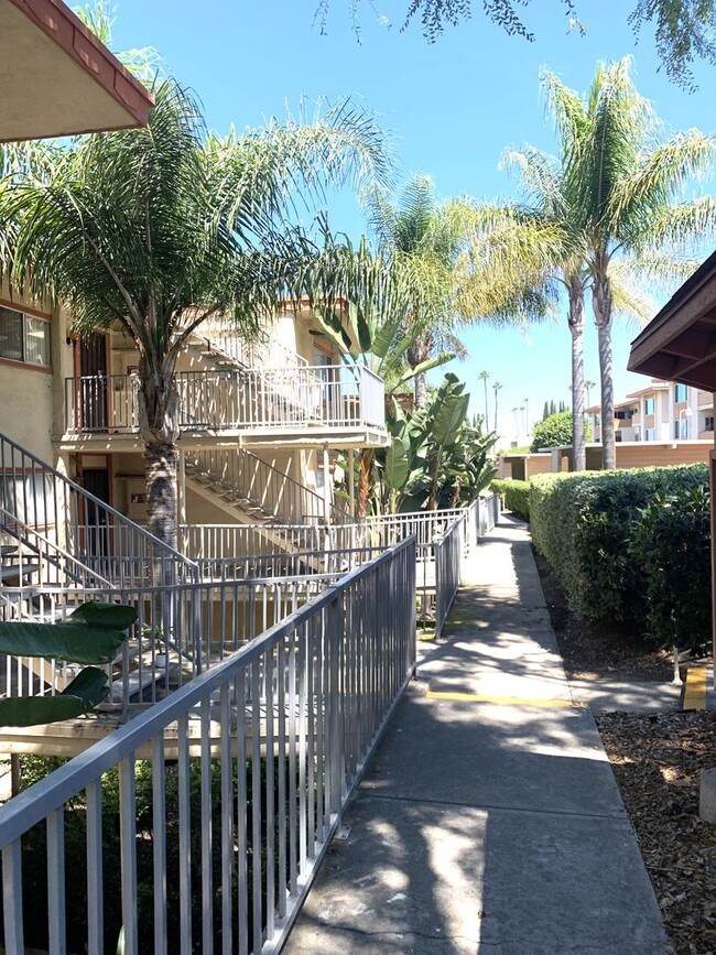 Building Photo - COZY 2BD/2BA CONDO AVAILABLE IN SAN DIEGO