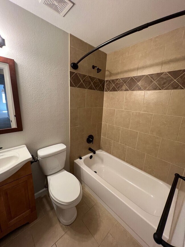 Building Photo - Beautiful 4 bedroom ranch style home avail...