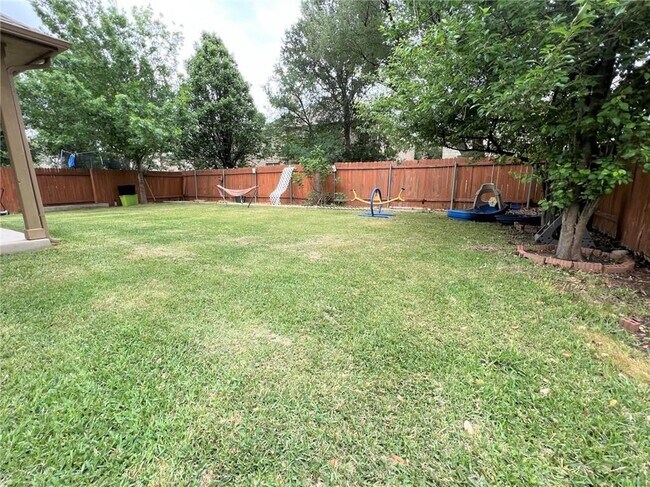 Building Photo - 2725 Mirasol Loop