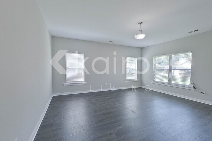 Building Photo - 344 White Oak Cir