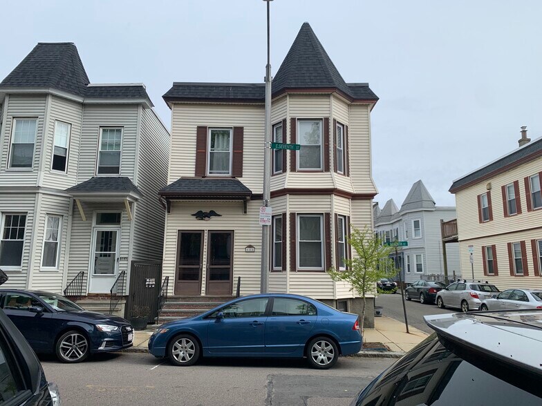 Building Photo - 686 E 7th St