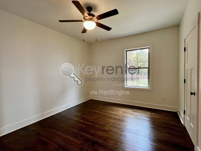 Building Photo - 3571 Crompton St