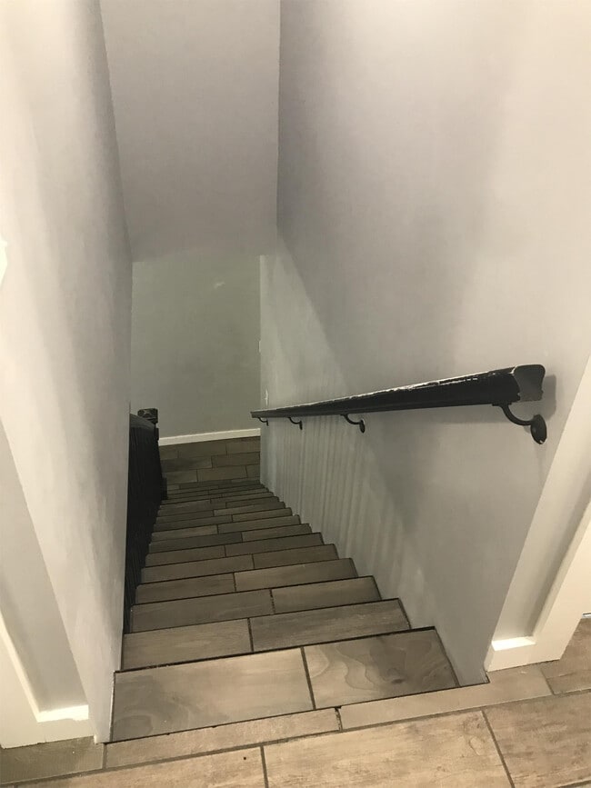 Building Photo - 1122 S 9th St