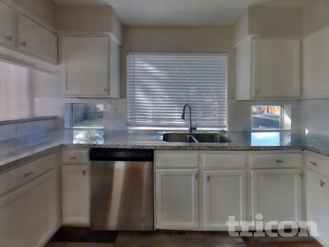 Building Photo - 7114 River Garden Dr