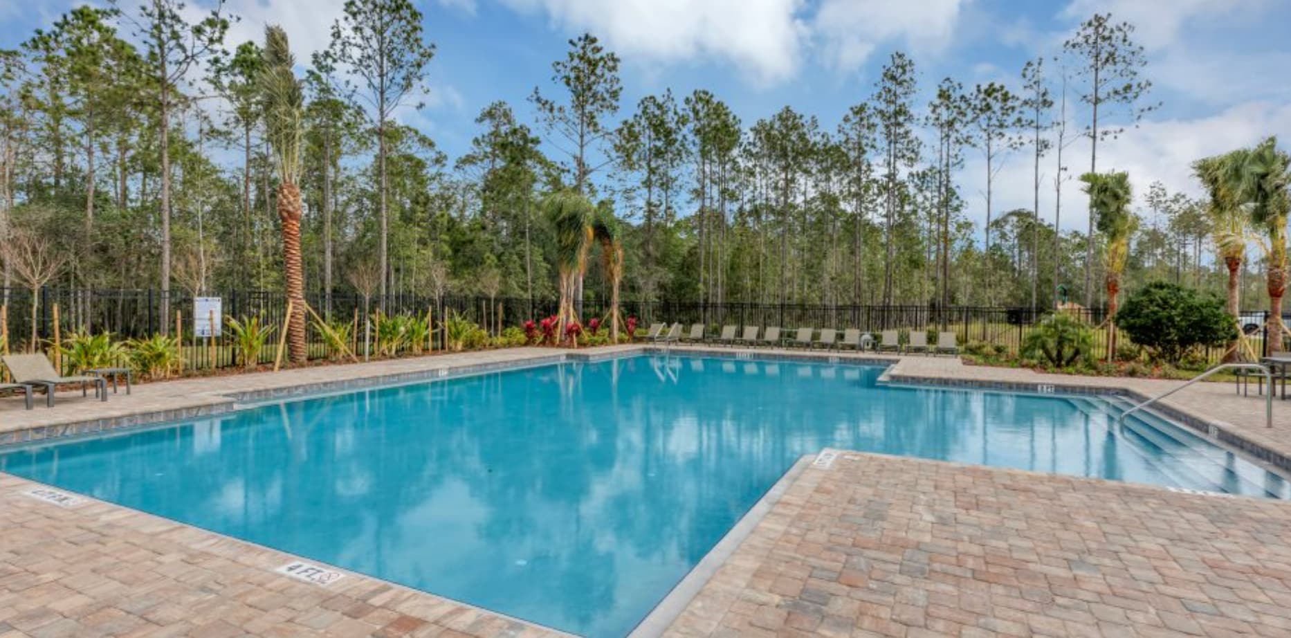 Building Photo - 5110 Magnolia Palm Dr