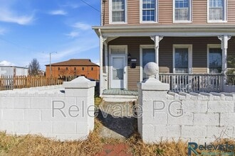 Building Photo - 2820 Q St