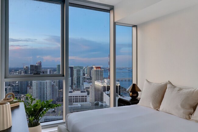 Building Photo - 300 Biscayne Blvd Way