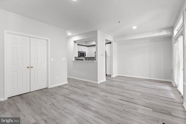 Building Photo - 1318 Garden Wall Cir