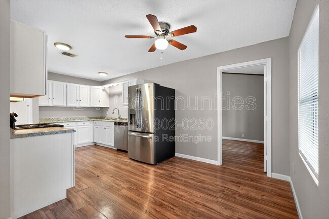 Building Photo - 24415 Lightwoods Dr