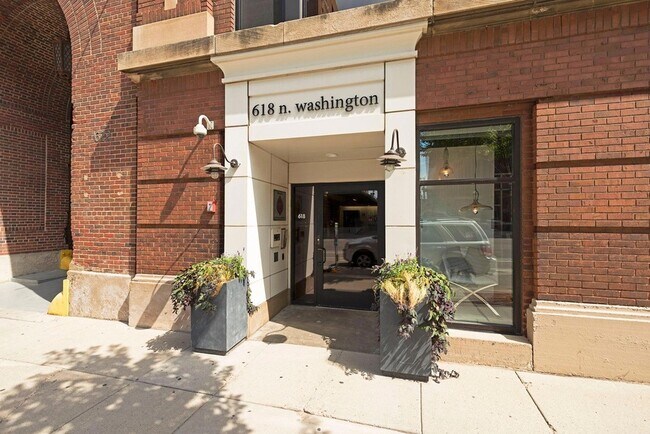 Building Photo - 618 N Washington Ave