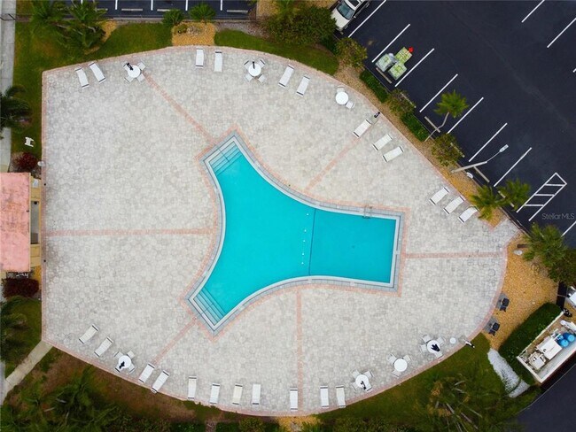 Building Photo - 7401 Bay Island Dr S