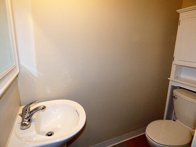 Building Photo - Hearthstone Condo