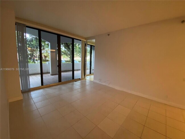 Building Photo - 3640 Yacht Club Dr