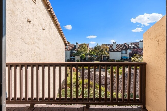 Building Photo - 14408 Outrigger Dr