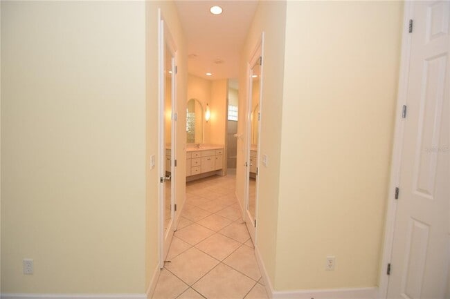 Building Photo - 17 Oasis Cir