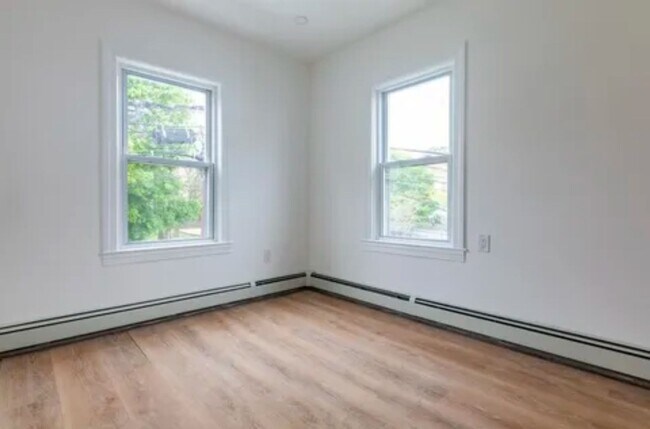 Building Photo - 205 Ives St