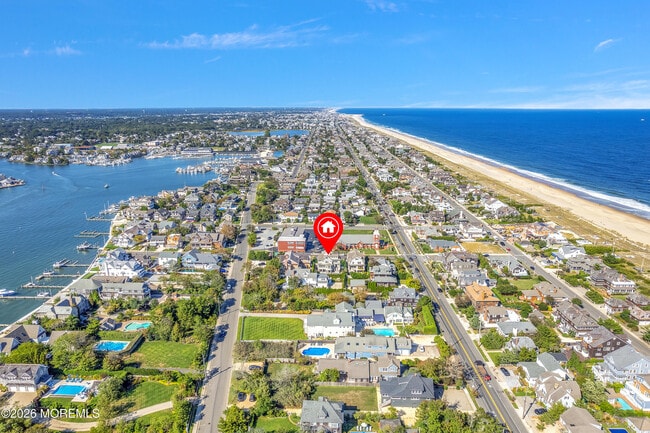 Building Photo - 45 Strickland St