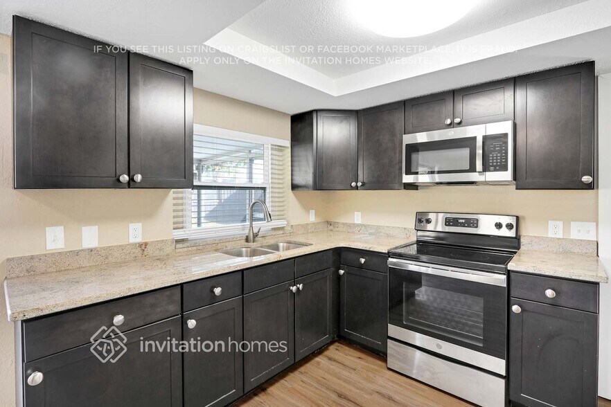 Building Photo - 6231 Seabreeze Dr